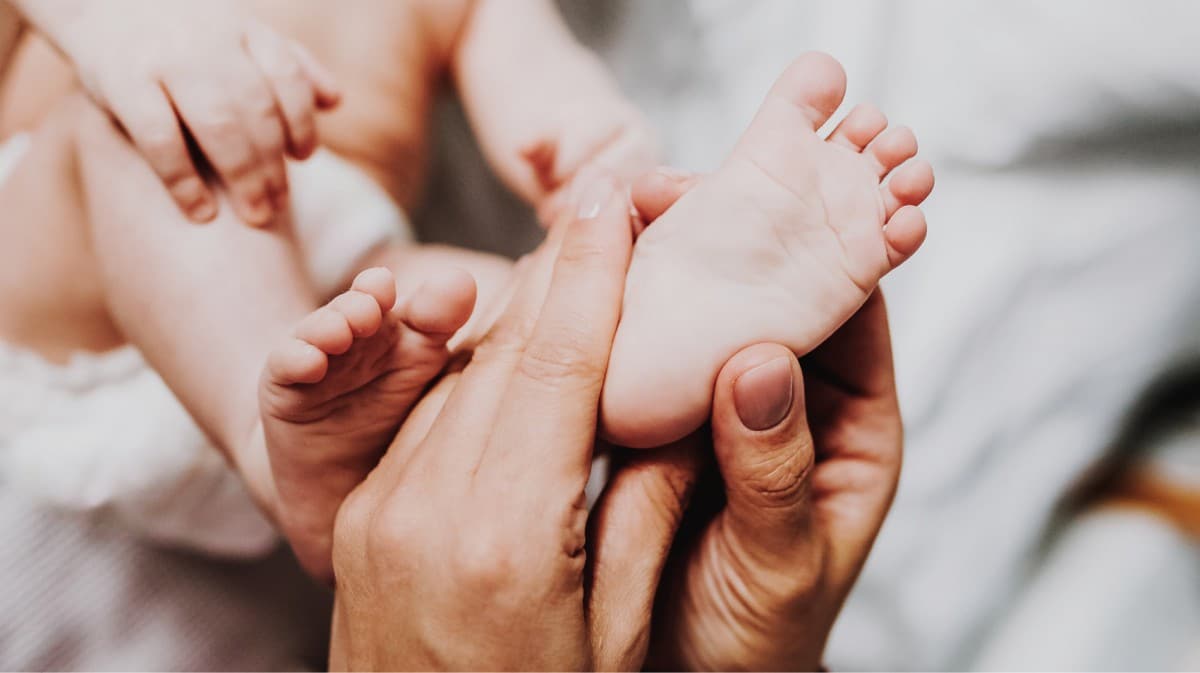 Apt Indrukwekkend Kan worden berekend Zo geef je je baby een ontspannen voetreflexmassage - Holy Mom